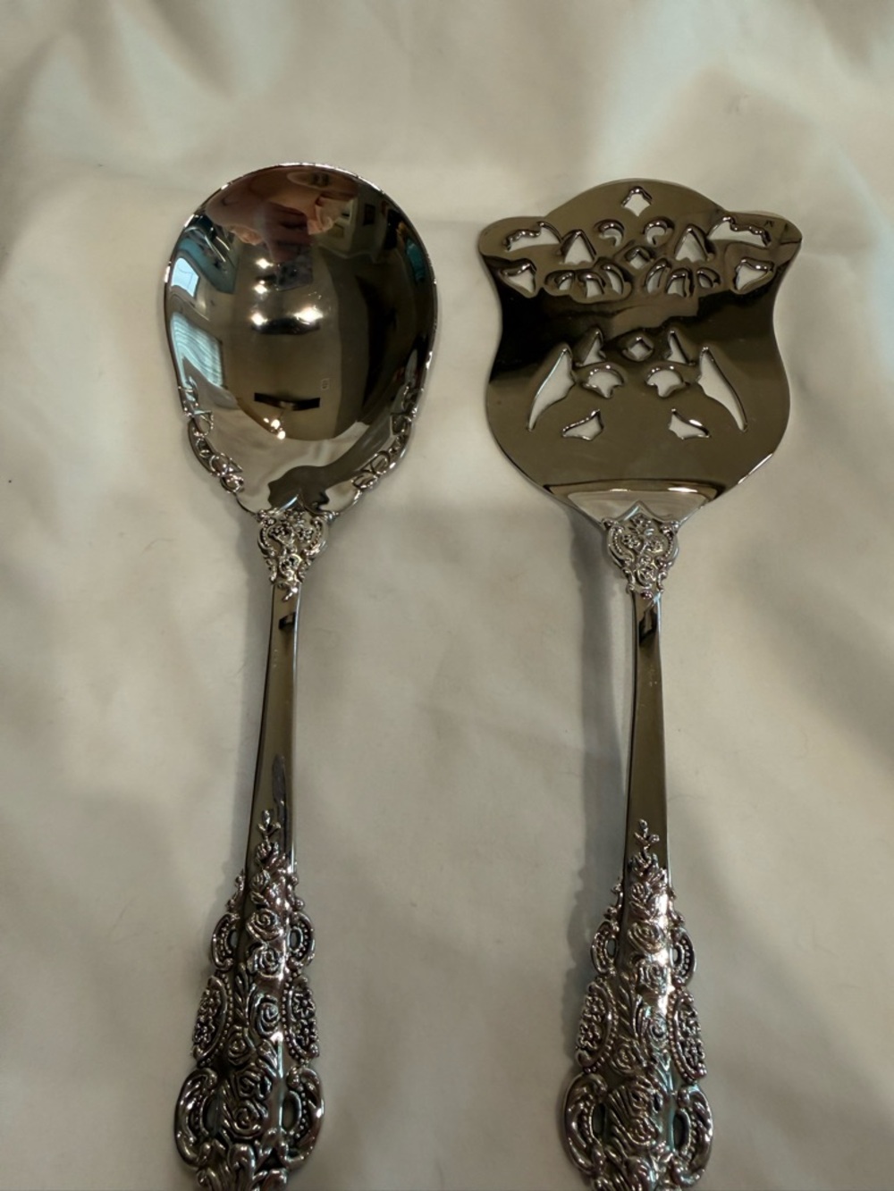 Wallace Silversmiths Silver Serving Spoon asparagus server in Antique Baroque